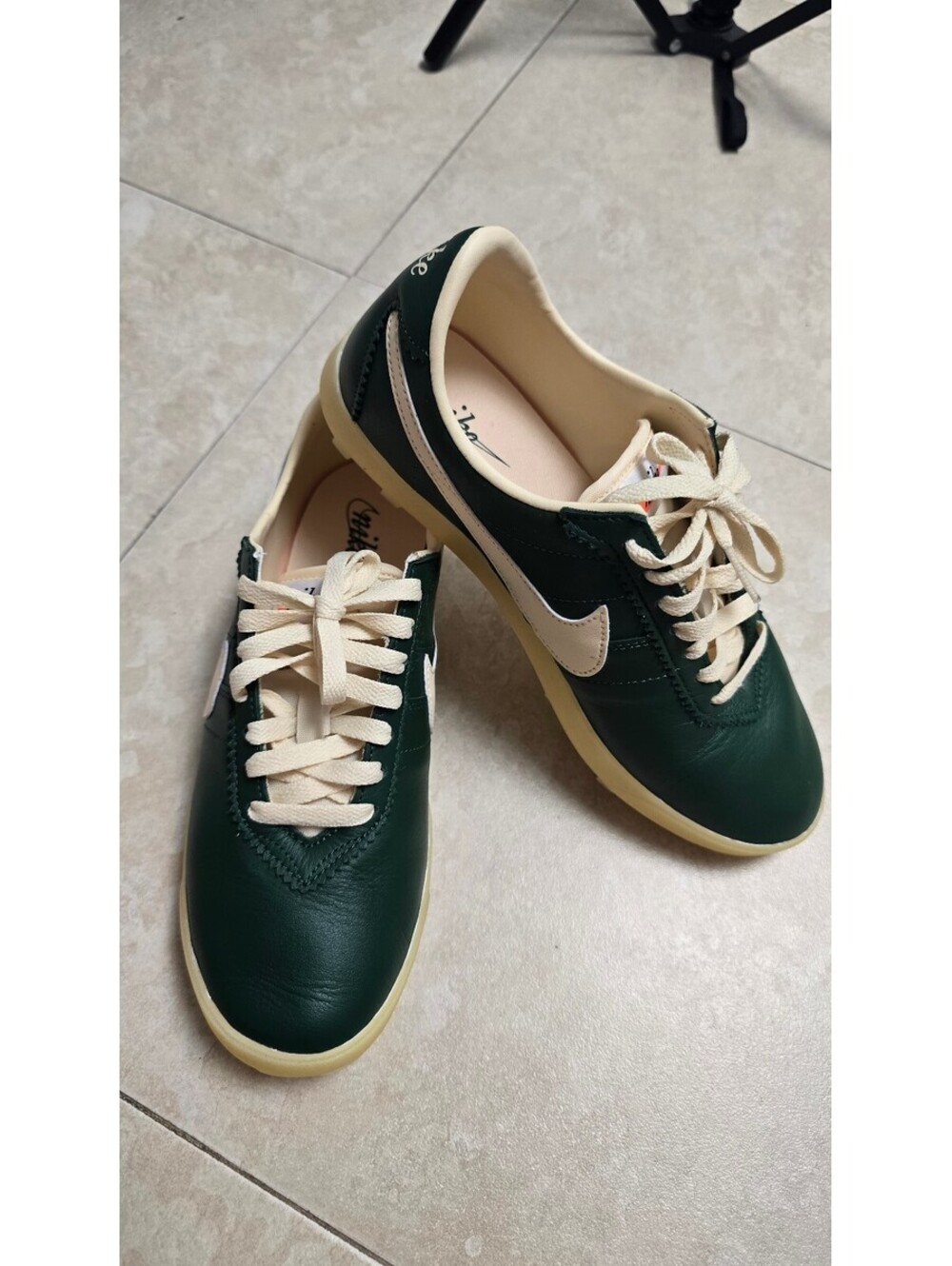 Nike Women’s Green Sneakers Size 8.5